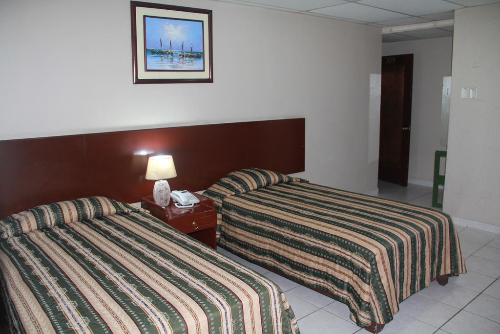 Hotel La Torre Guayaquil Pokoj fotografie
