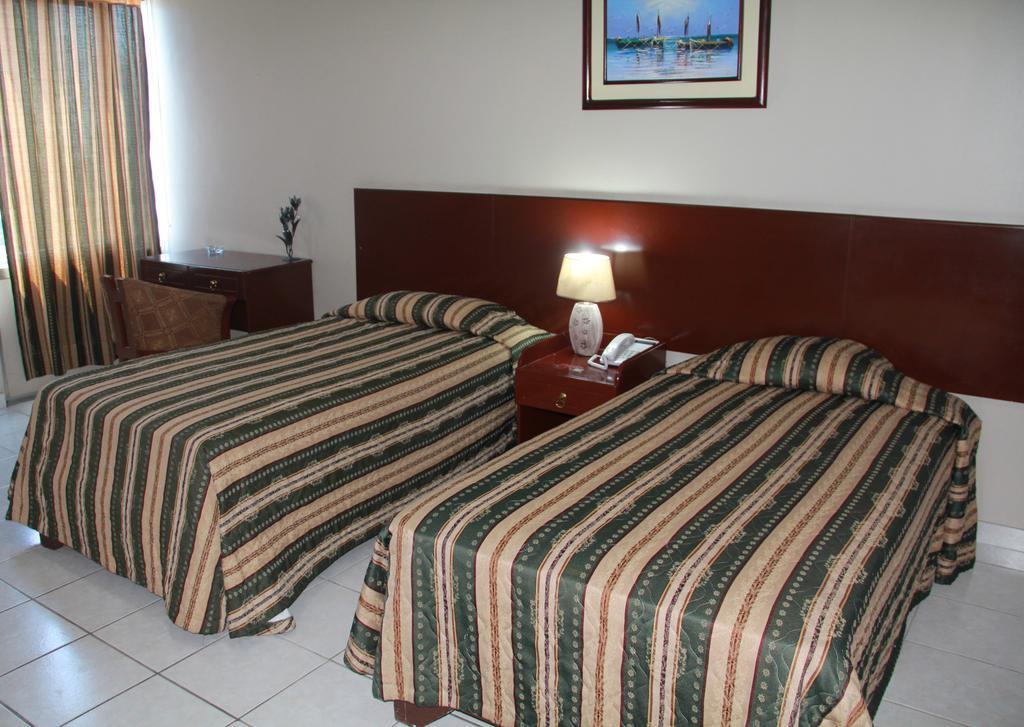 Hotel La Torre Guayaquil Pokoj fotografie